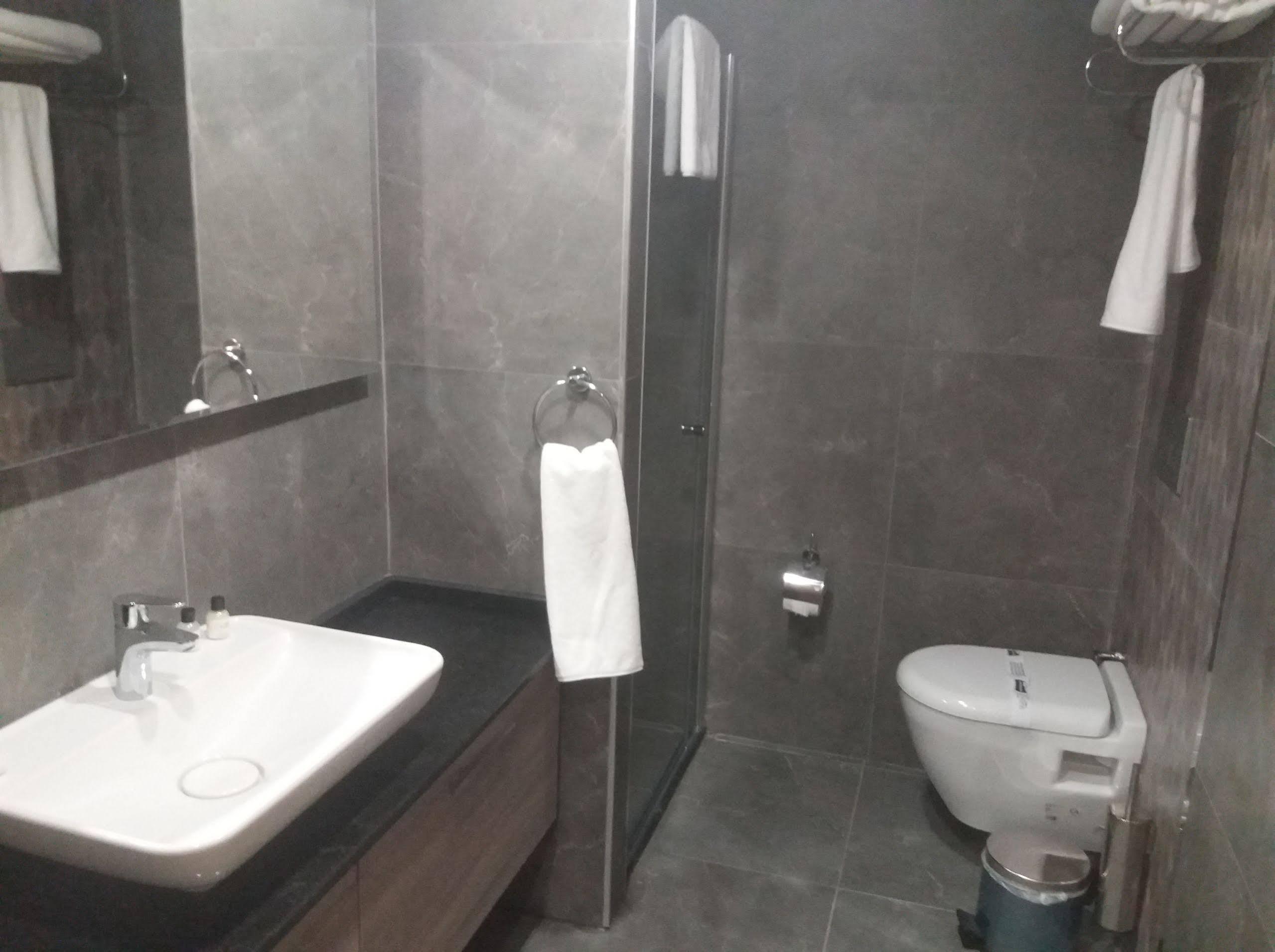 Rodinn Park Hotel Antalya Bagian luar foto